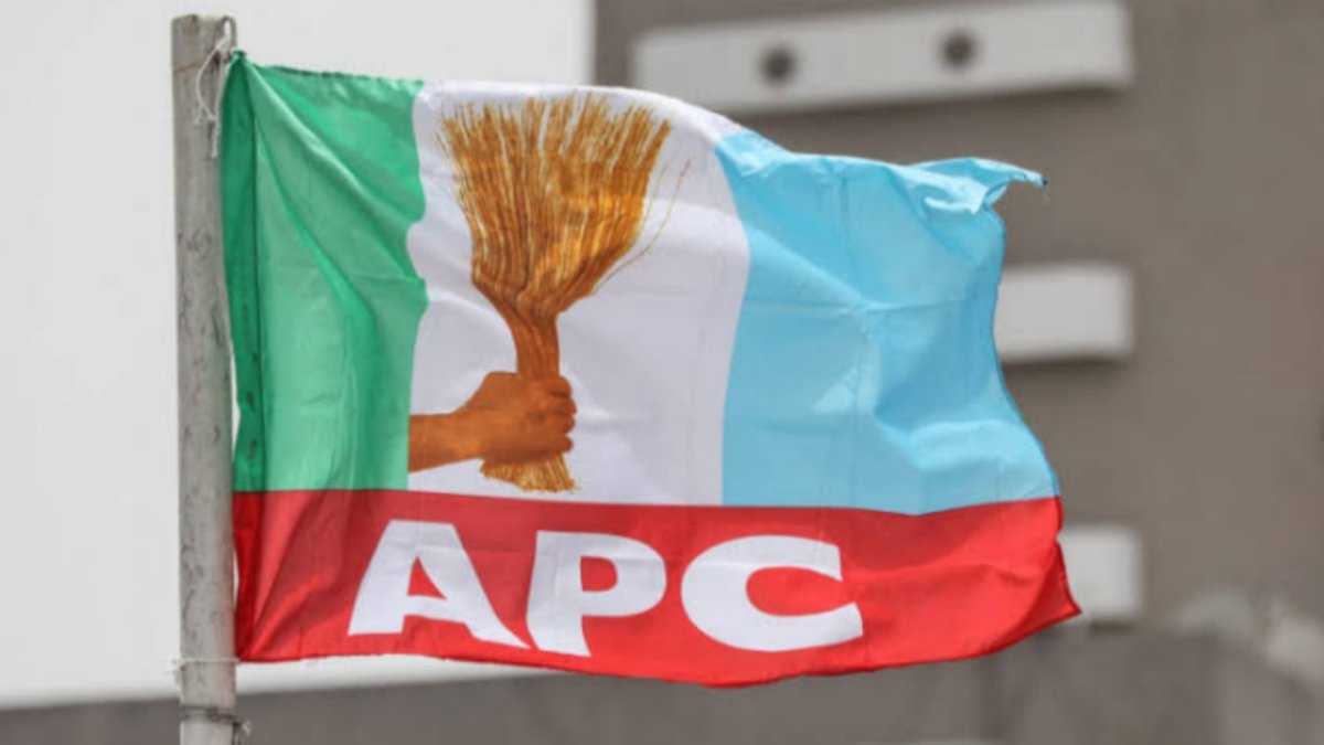 Four PDP Senators Defect to APC in Nigerian Senate