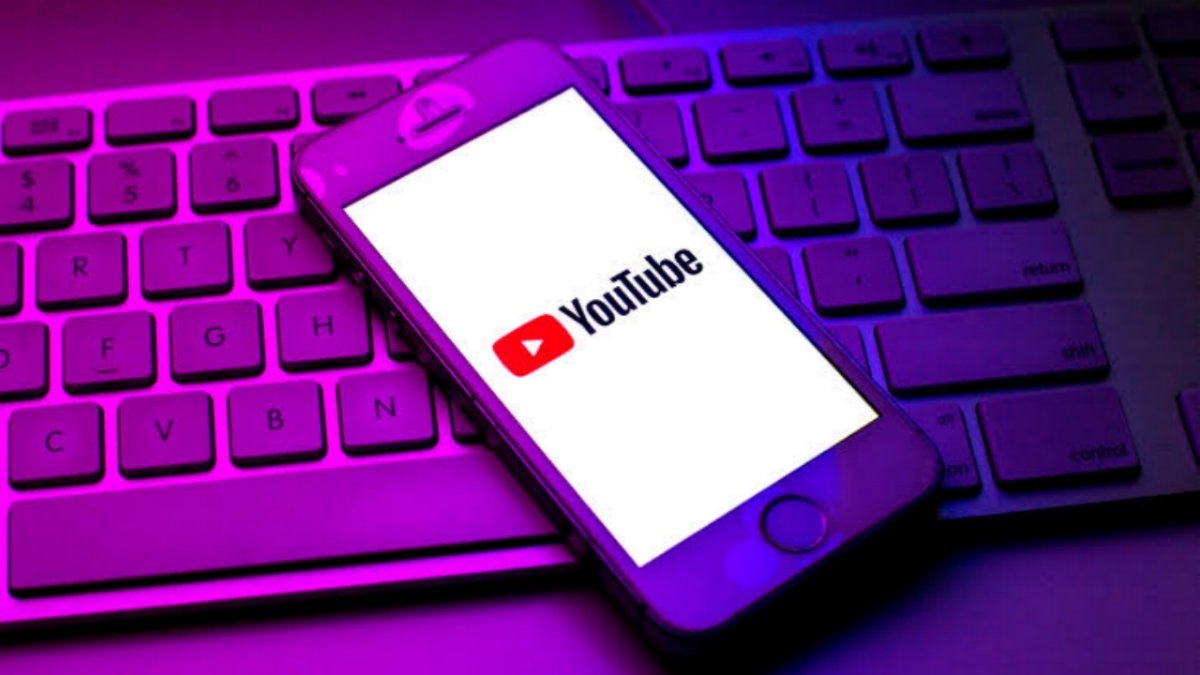 Australia Bans Under-16s from YouTube and Social Media