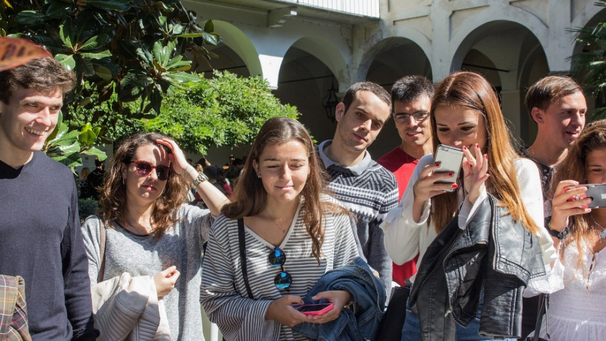 US Warns Nigerians Over Student Visa Violations