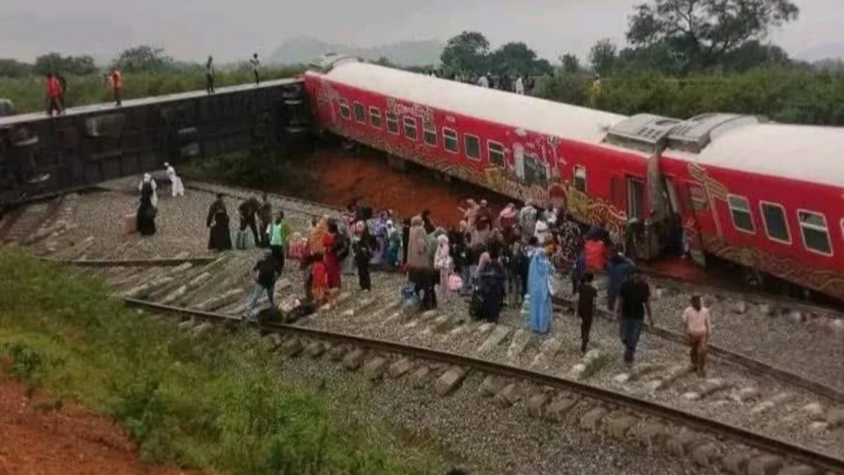 Abuja-Kaduna Train Derails, Reviving Safety Fears