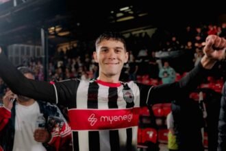 Grimsby Stun United in Penalty Shootout After 2-2 Draw