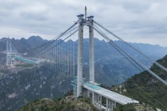 China Unveils Huajiang Grand Canyon Bridge