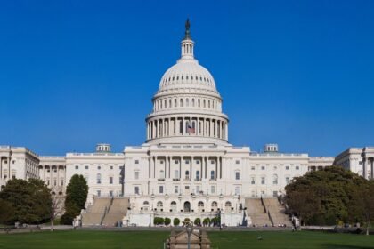 US Shutdown Forces Service Closures, Jobs at Risk