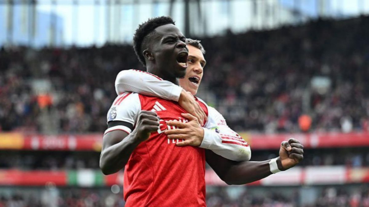 Arsenal Top League as Spurs, Man United Win