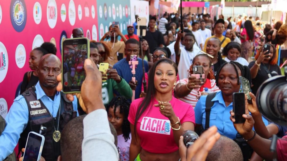 Tacha Sets Guinness Record with 145 Makeovers