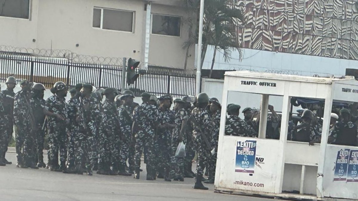 Security Forces Break Up #FreeNnamdiKanuNow Protest